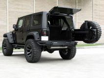 American_Custom_Jeep_BlackHawk_10